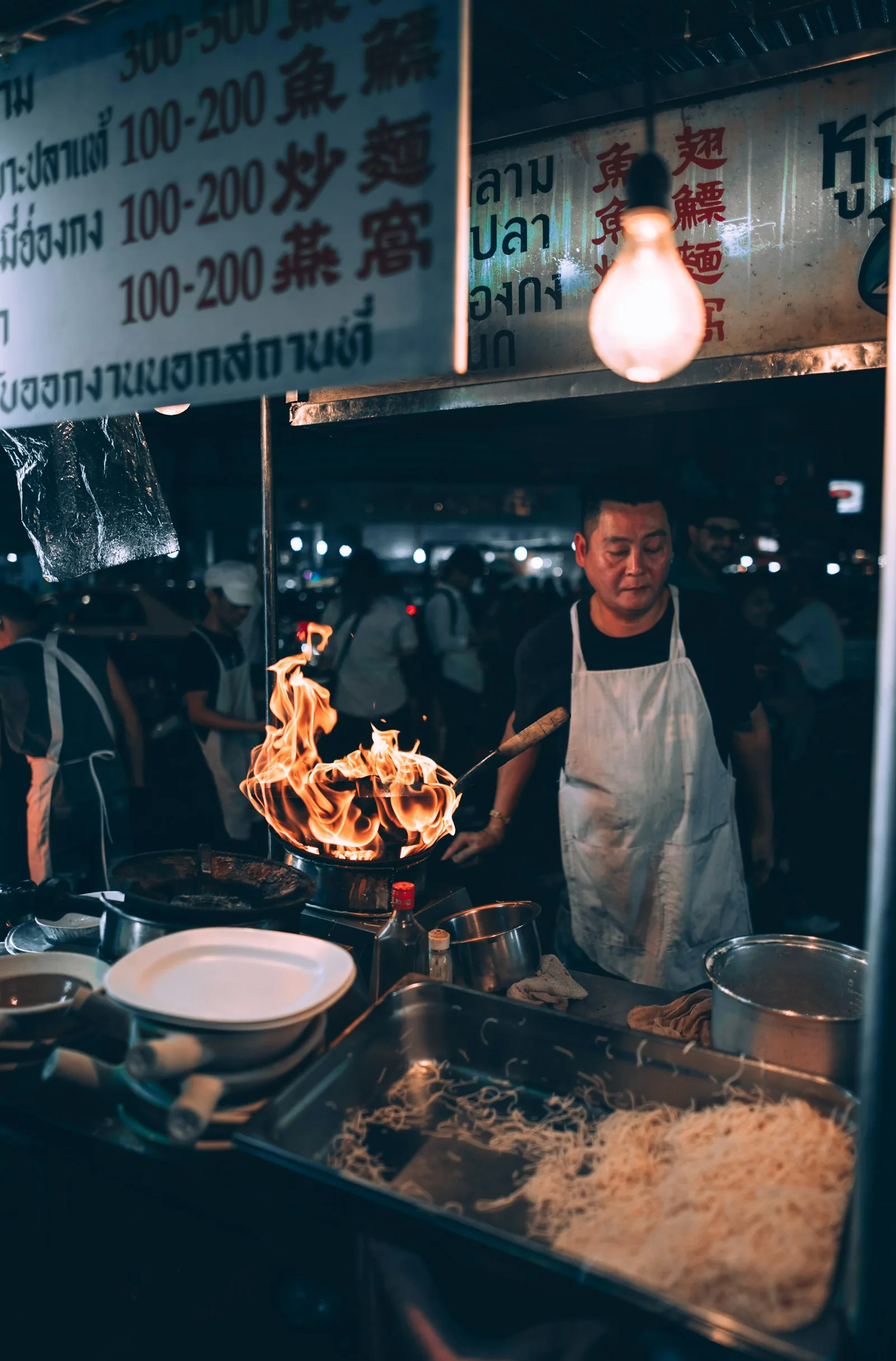A neon welcome dinner in Bangkok, a 2xceed programme