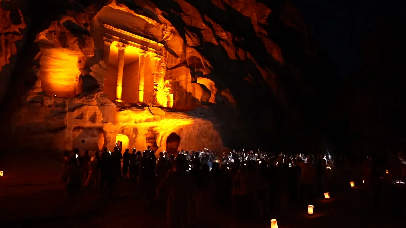 Petra by night and Wadi Rum, photo 2
